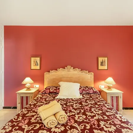Center – 350m * Marbella