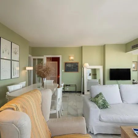 Apartment Center – 350m *